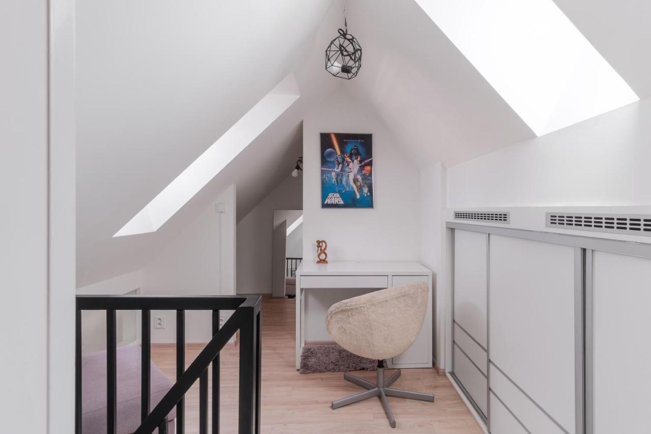 Attic Maisonette In Stresovice By Days Apartment